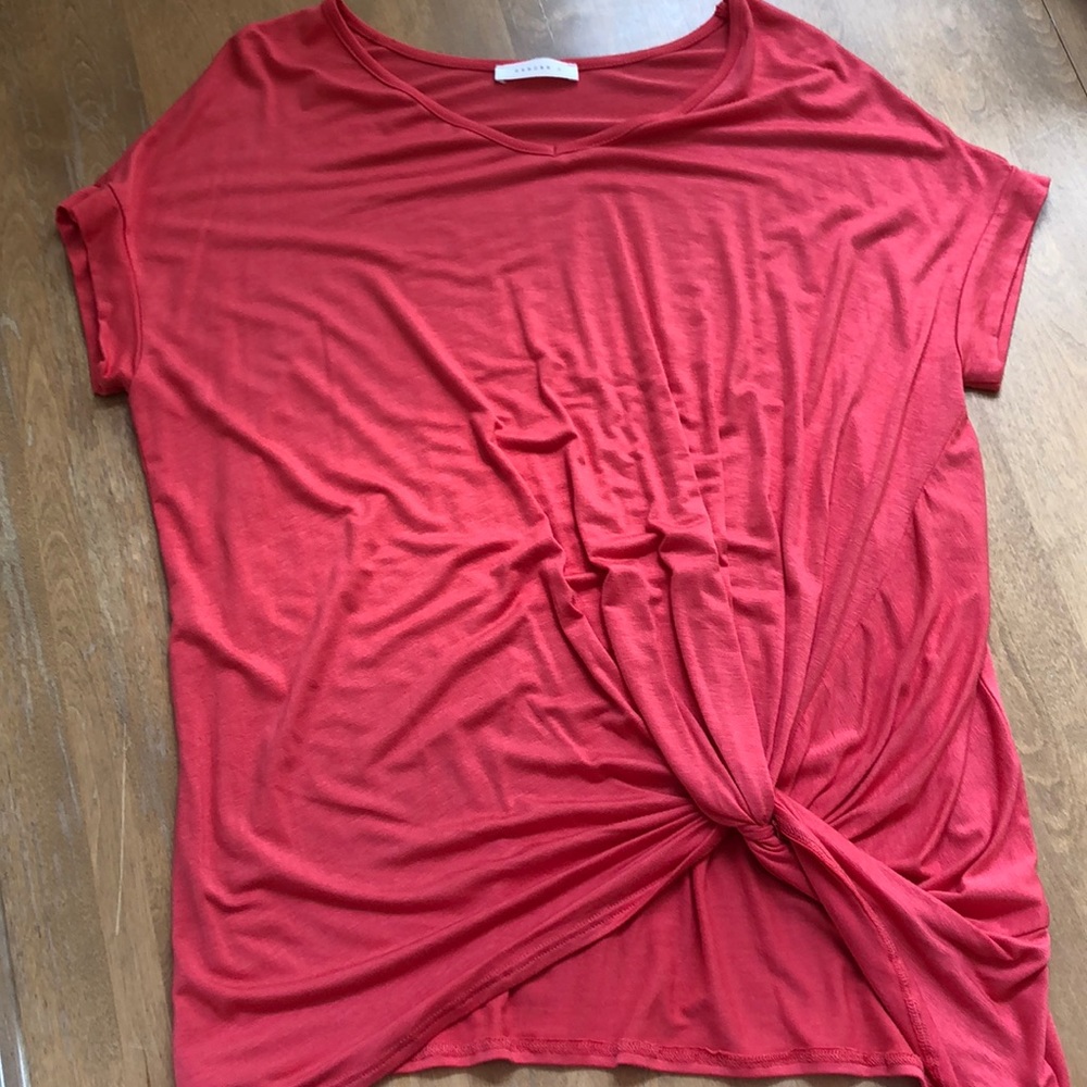 Boutique knotted tee